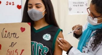 Covid-19: mais de 1 milhão de adolescentes já foram vacinados